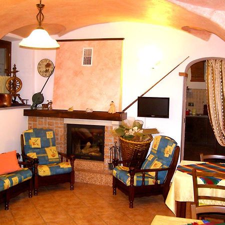 L'Antico Borgo Rooms Rental Caprie Екстериор снимка