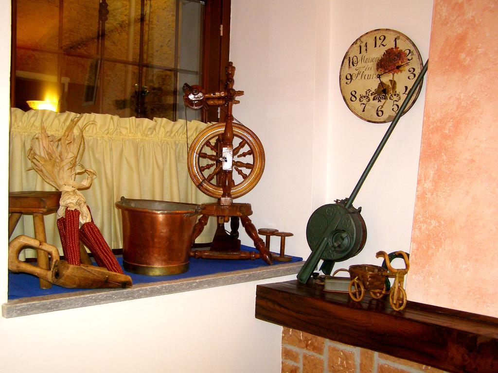 L'Antico Borgo Rooms Rental Caprie Екстериор снимка