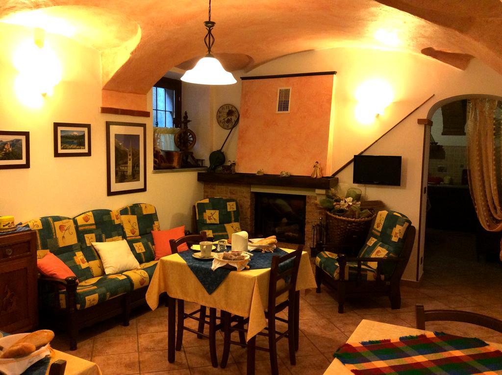 L'Antico Borgo Rooms Rental Caprie Екстериор снимка