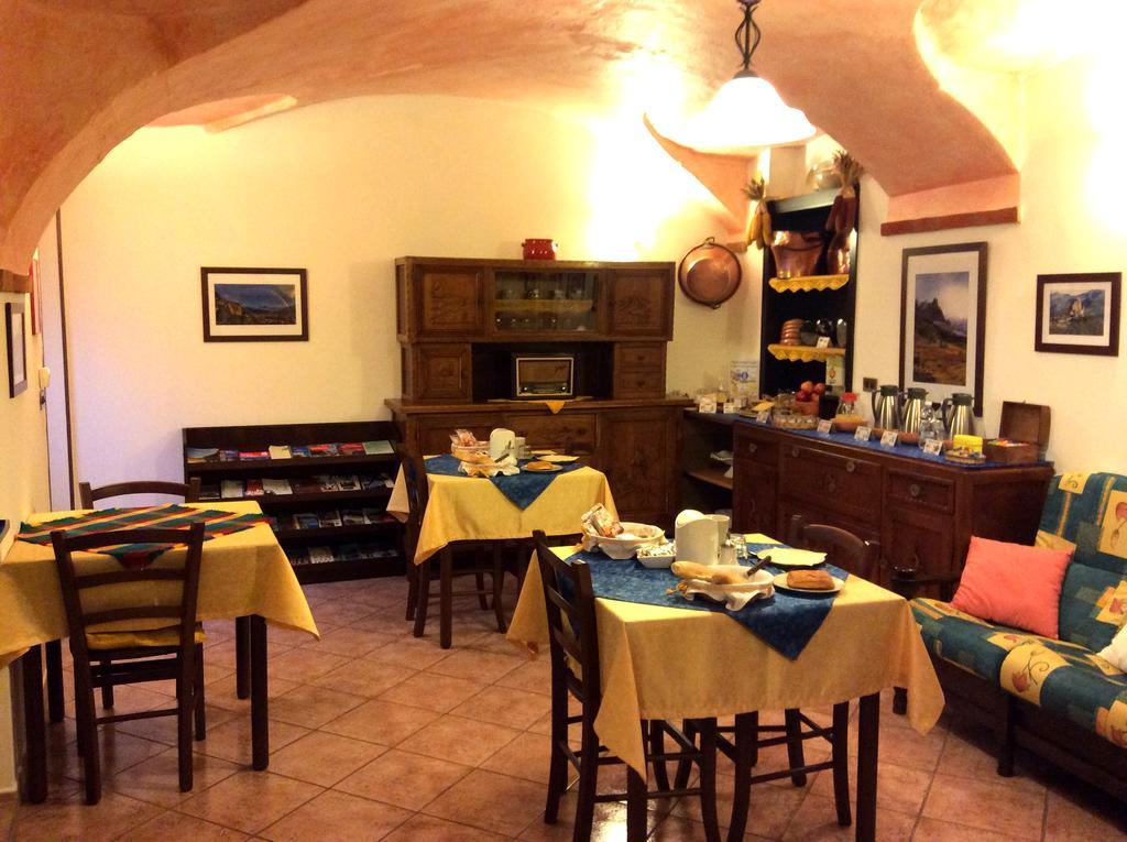 L'Antico Borgo Rooms Rental Caprie Екстериор снимка