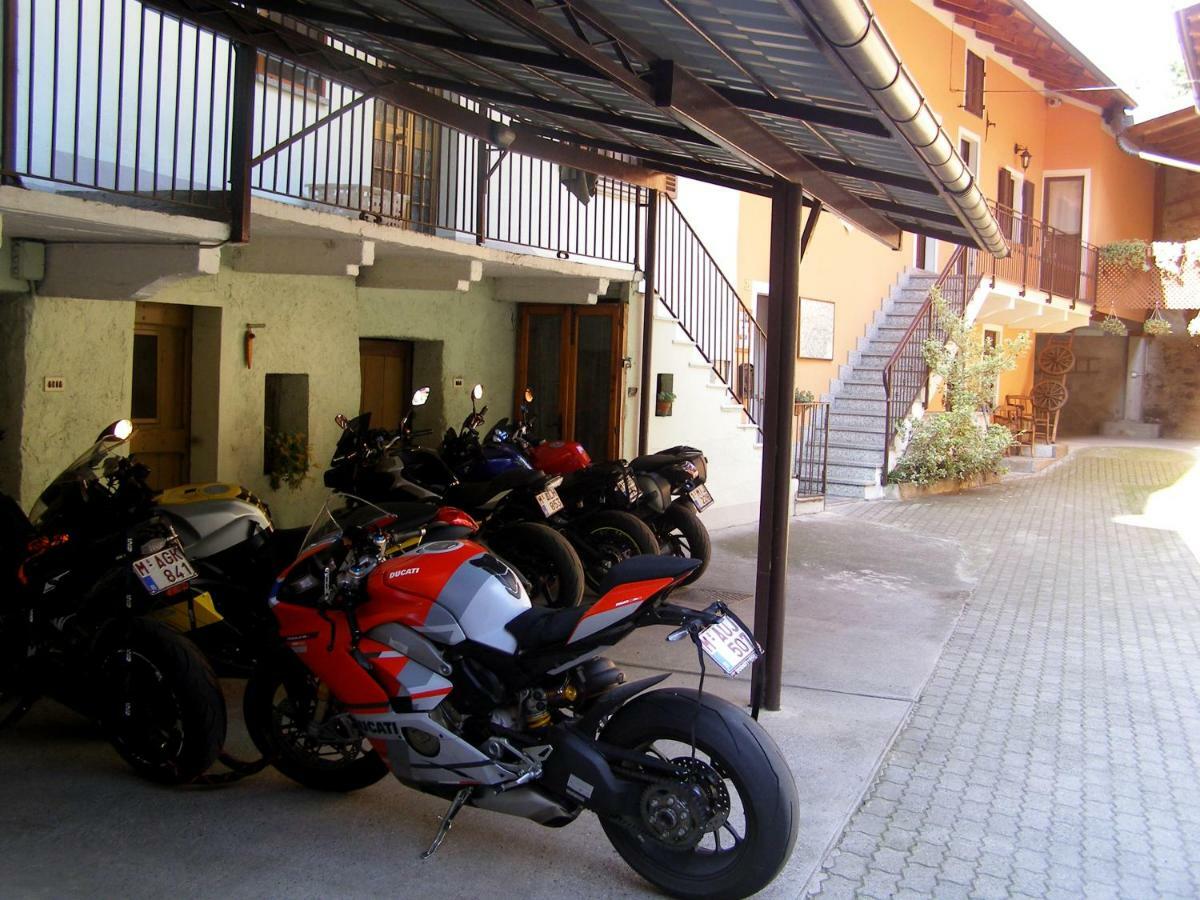 L'Antico Borgo Rooms Rental Caprie Екстериор снимка